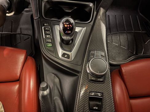 Used 2017 BMW M4 Convertible RWD image 34