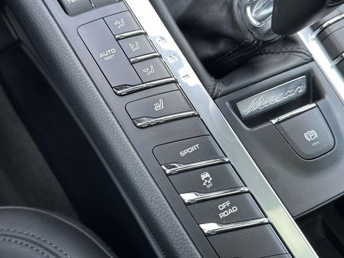 Used 2019 Porsche Macan image 30