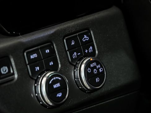 Used 2023 GMC Sierra 1500 SLT w/ SLT Convenience Package image 18