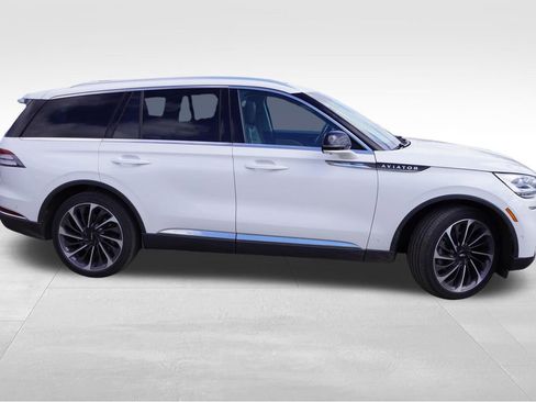 Used 2020 Lincoln Aviator Reserve w/ Equipment Group 202A image 2