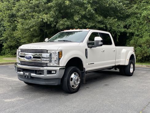 Used 2018 Ford F350 Lariat w/ Lariat Ultimate Package AWD/4WD image 5