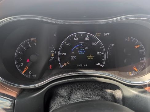 Used 2021 Jeep Grand Cherokee Overland AWD/4WD image 18