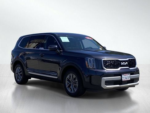 Used 2025 Kia Telluride LX FWD image 10