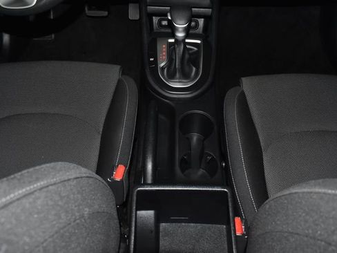 Used 2024 Kia Forte LXS image 19