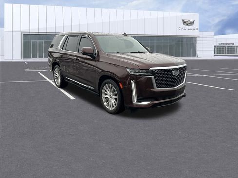 Used 2023 Cadillac Escalade Premium Luxury w/ Performance Package image 9