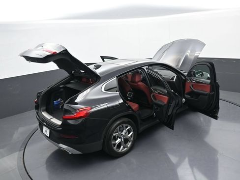 Used 2025 BMW X4 xDrive30i AWD/4WD image 43