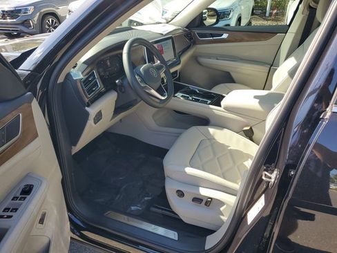 New 2026 Volkswagen Atlas SE FWD image 17