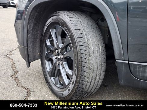 Used 2019 Chevrolet Traverse RS image 31