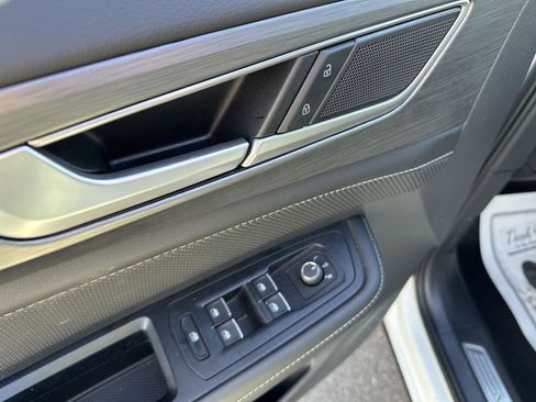 Used 2025 Volkswagen Atlas Cross Sport SE image 21