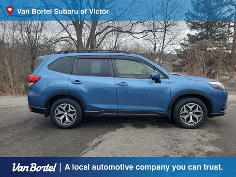 Certified 2023 Subaru Forester Premium AWD/4WD image 6