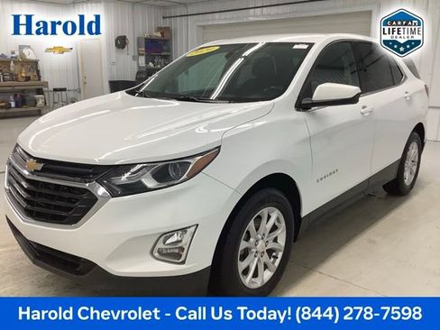 Used 2020 Chevrolet Equinox LT w/ Driver Convenience Package image 3