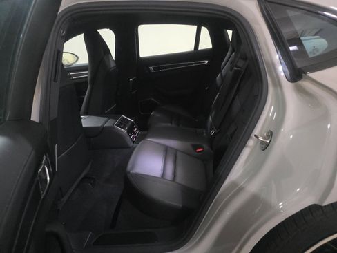 Used 2023 Porsche Panamera 4 Platinum Edition image 12