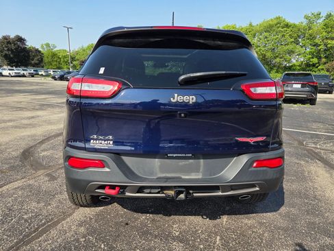Used 2016 Jeep Cherokee Trailhawk w/ Comfort/Convenience Group AWD/4WD image 9