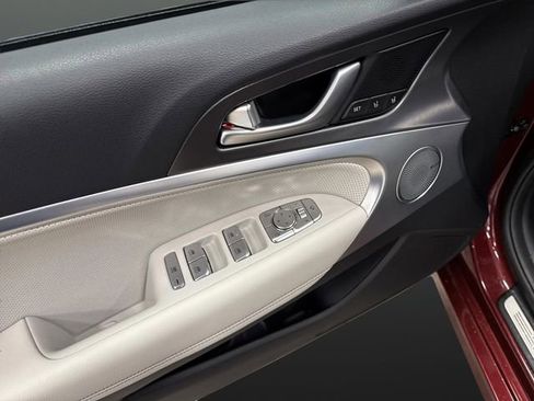 Used 2025 Genesis G70 2.5T w/ Sport Prestige Package image 28