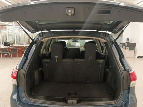 Used 2014 Nissan Pathfinder S FWD image 16