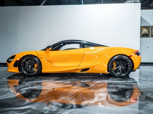 Used 2018 McLaren 720S Performance image 14