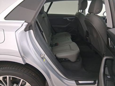 Used 2022 Audi Q8 Premium Plus image 31