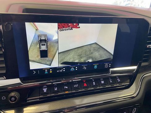 Used 2025 Chevrolet Silverado 2500 ZR2 w/ Technology Package image 33