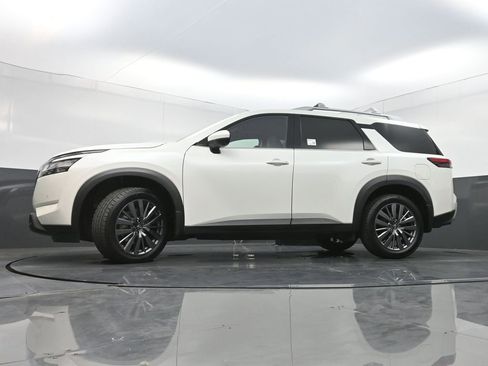 Used 2024 Nissan Pathfinder SL w/ SL Premium Package FWD image 30