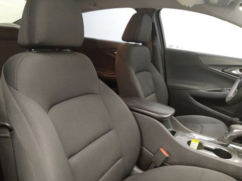 Used 2021 Chevrolet Malibu LT image 21