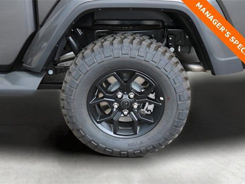 New 2025 Jeep Gladiator High Tide image 9
