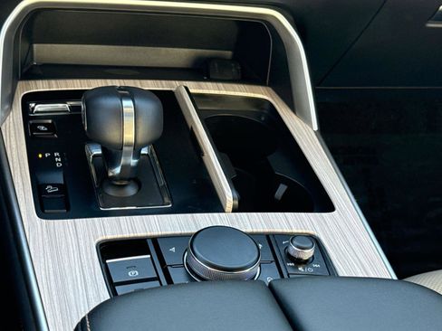 Used 2025 MAZDA CX-70 Plug-In Hybrid w/ Premium Pkg image 23