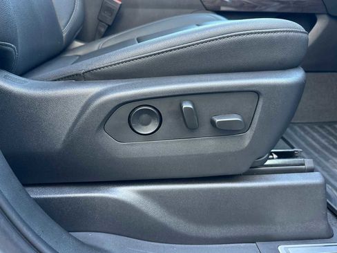 Certified 2022 Chevrolet Silverado 1500 LTZ w/ Technology Package image 23