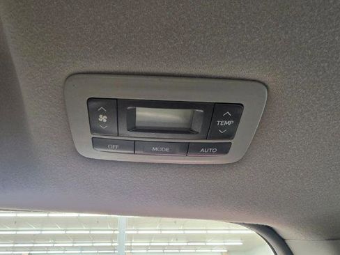 Used 2012 Toyota Sienna SE FWD image 36