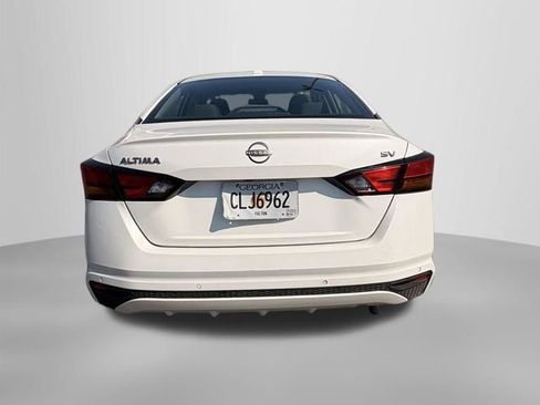 Used 2024 Nissan Altima 2.5 SV FWD image 7