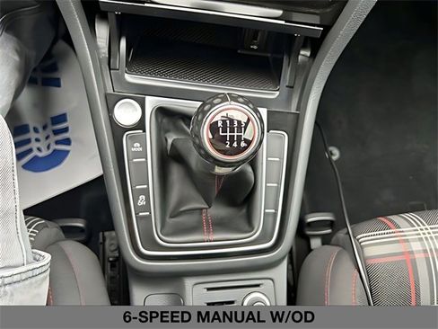 Used 2017 Volkswagen GTI Sport image 25