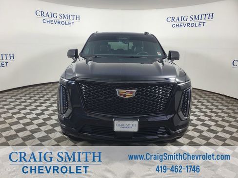 Used 2025 Cadillac Escalade Sport Platinum w/ LPO, Floor Liner Package AWD/4WD image 8