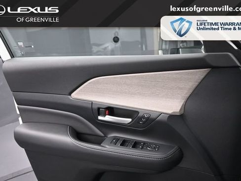 Used 2025 Toyota Grand Highlander AWD image 21