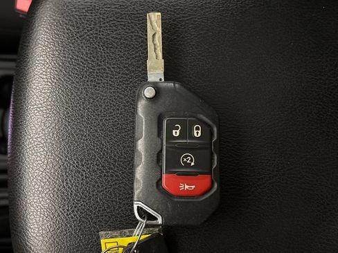 Used 2018 Jeep Wrangler Unlimited Sport S AWD/4WD image 32
