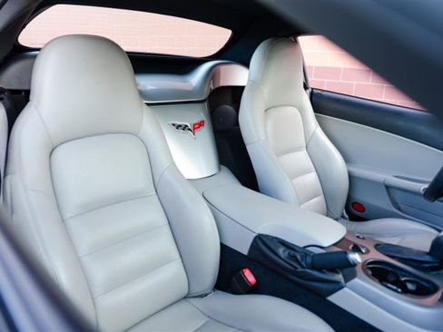 Used 2007 Chevrolet Corvette Convertible w/ Preferred Equipment Group image 30