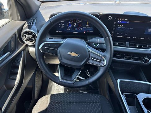 Used 2025 Chevrolet Equinox LT FWD image 35