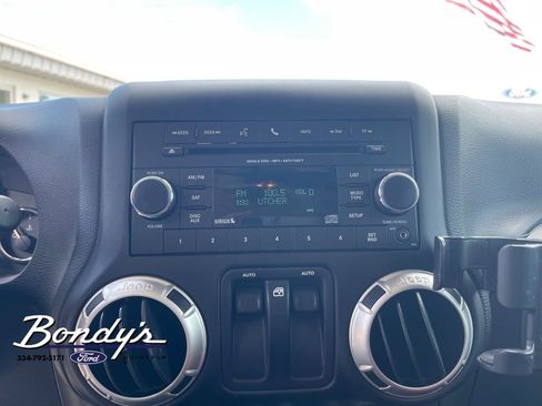 Used 2017 Jeep Wrangler Sahara w/ Connectivity Group image 5