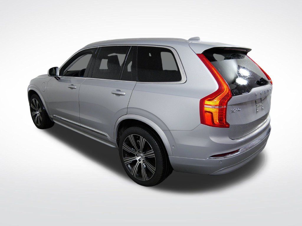 Used 2024 Volvo XC90 T8 Plus w/ Protection Package Premier AWD/4WD image 5