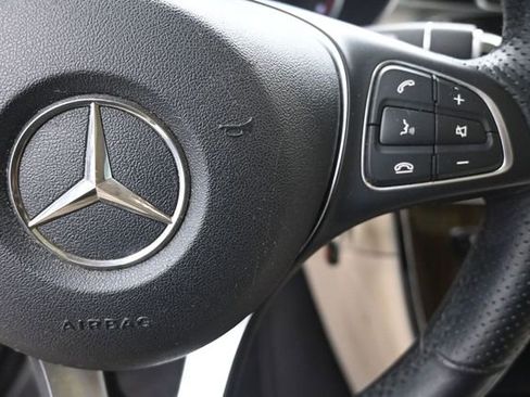 Used 2019 Mercedes-Benz GLC 300 image 13