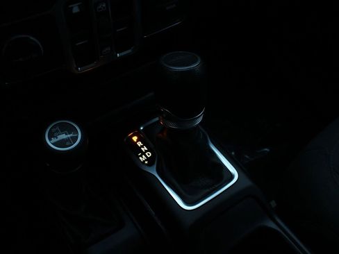 Used 2021 Jeep Gladiator Sport image 26