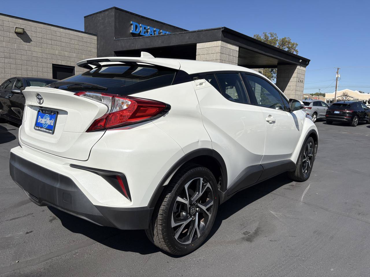 Used 2021 Toyota C-HR XLE FWD image 7