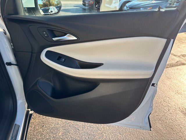 Used 2023 Buick Encore GX Select FWD image 27