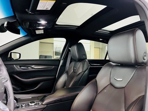 Used 2022 Cadillac CT5 Sport w/ Climate Package image 12