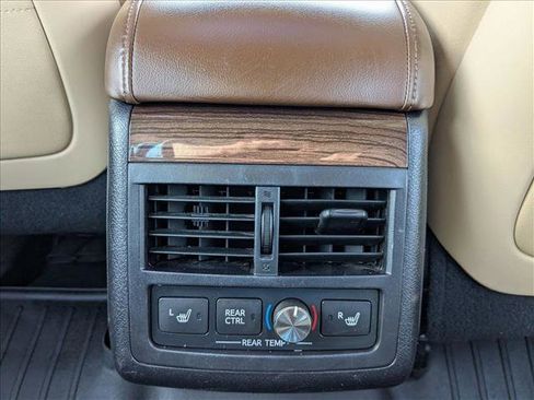 Used 2013 Toyota Avalon Limited image 18