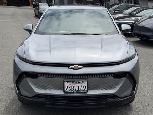 Used 2025 Chevrolet Equinox EV LT FWD image 2