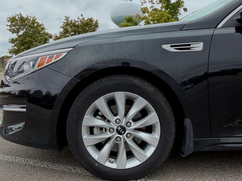 Used 2018 Kia Optima EX FWD image 11