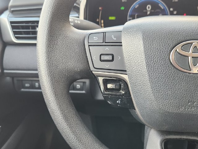 Used 2025 Toyota Camry LE FWD image 28