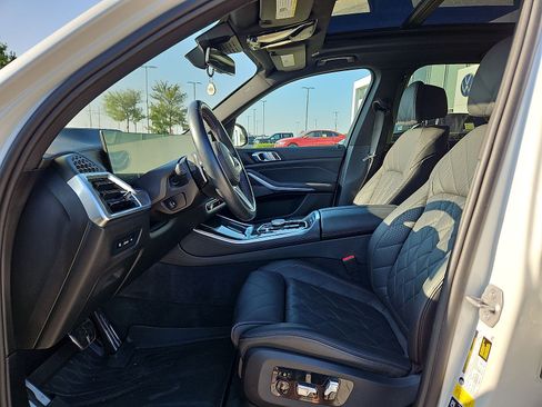 Used 2024 BMW X5 M60i AWD/4WD image 16