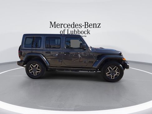 Used 2025 Jeep Wrangler Unlimited Sahara AWD/4WD image 2