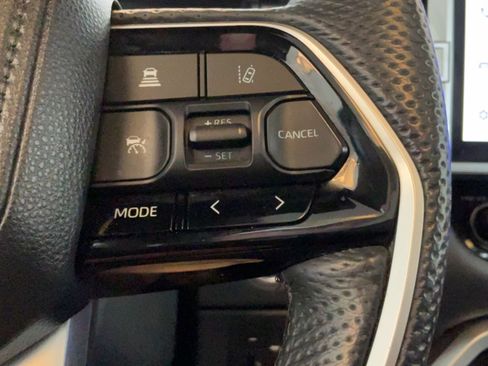 Used 2024 Toyota Tundra Platinum AWD/4WD image 18