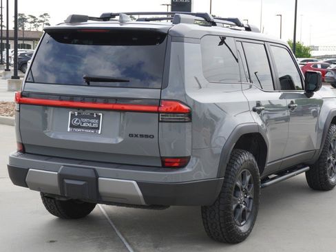 Used 2024 Lexus GX 550 image 7